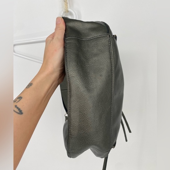 Joe's metallic gray zipper shoulder hand bag purse - Picture 5 of 10